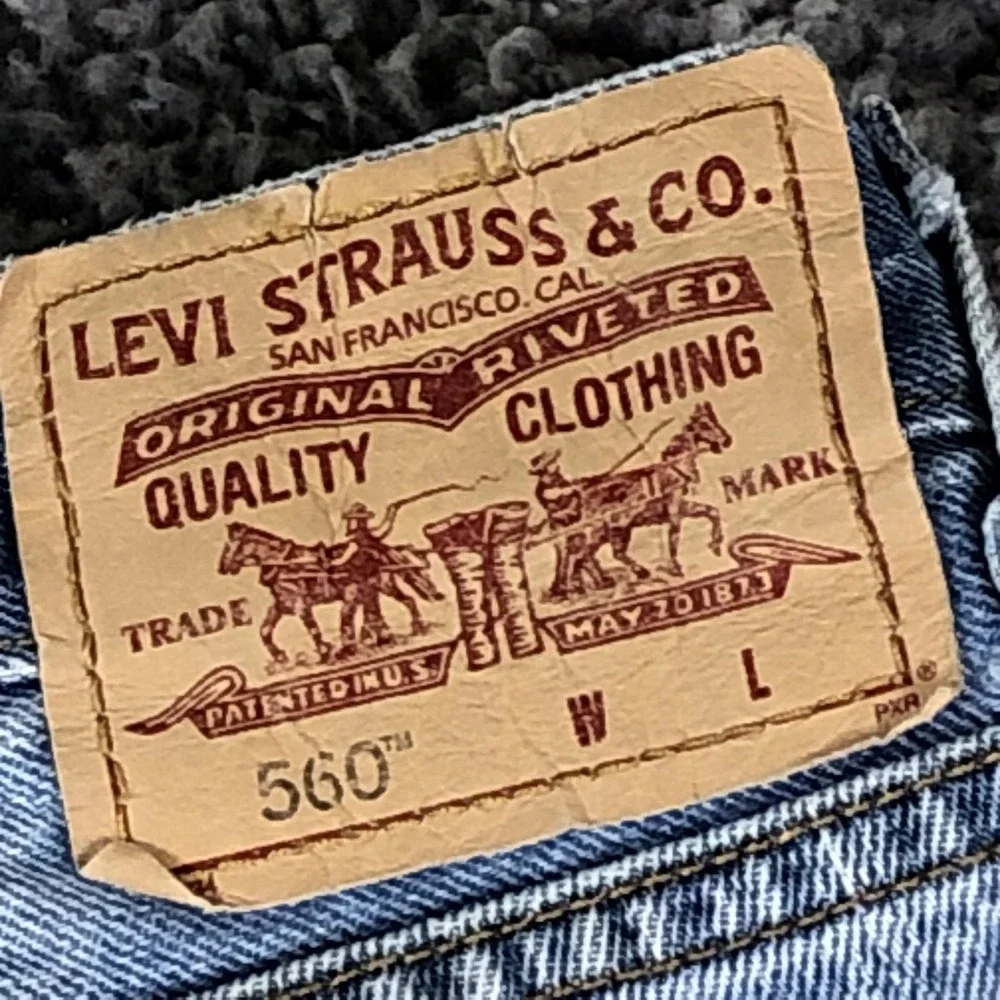 Levis 560 Jeans Mens 38x33 Blue Relaxed Fit Tapered Denim Light Wash Casual